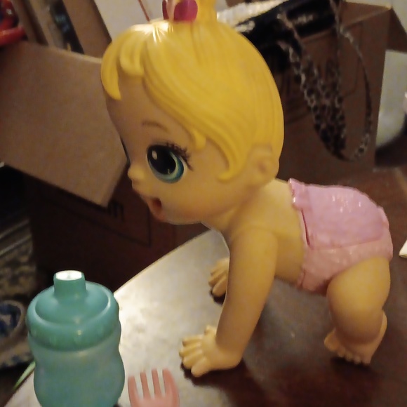 Baby Alive Lil Snacks Doll - Picture 2 of 5